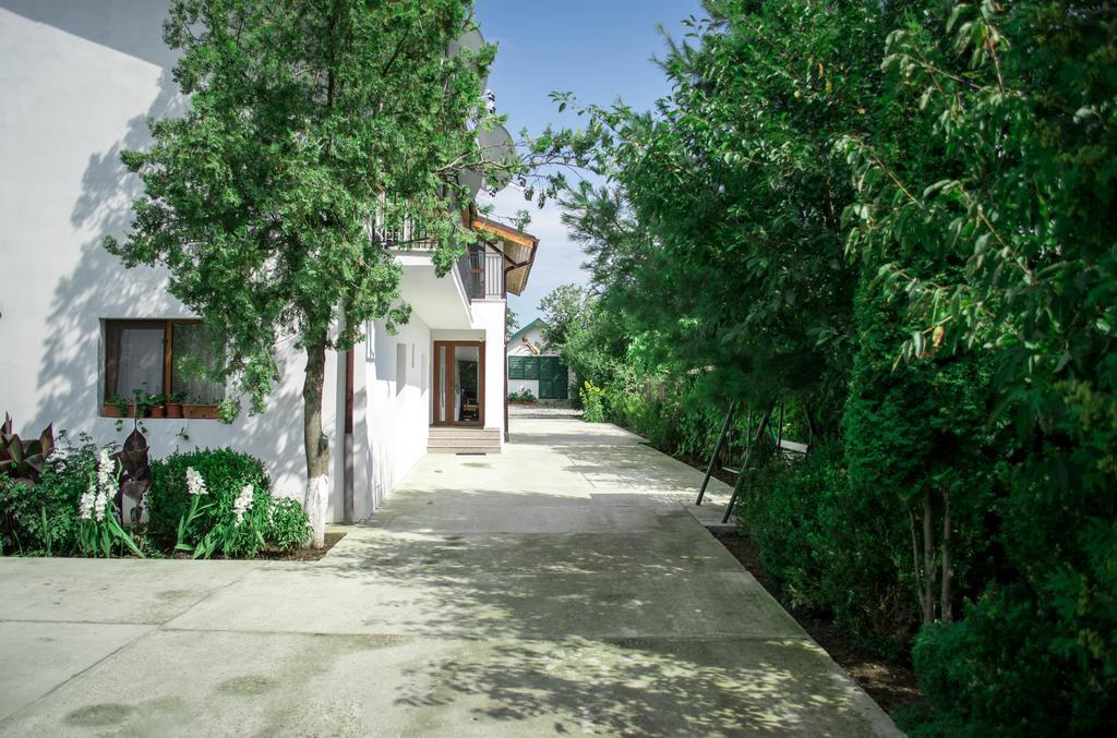Готель Casa Diana Комена Екстер'єр фото
