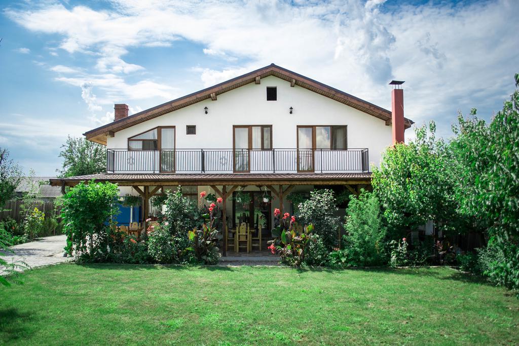 Готель Casa Diana Комена Екстер'єр фото